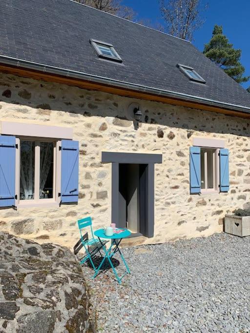 Gite Maison Du Trottoir, Sussac Bagian luar foto